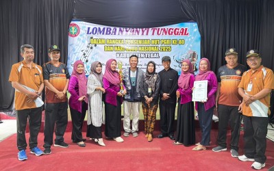 Harmoni Gerak Lima Penari Madrasah Antar Renggong Manis Juara di Porsenijar 2025