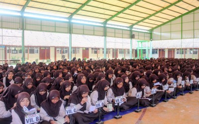 Menadah Berkah dalam Istighotsah Kliwonan MTs Negeri 2 Tegal