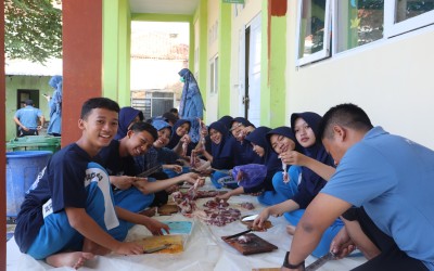 MTs Negeri 2 Tegal Sukses Gelar Latihan Kurban, Tanamkan Nilai Keikhlasan dan Kepedulian Sosial