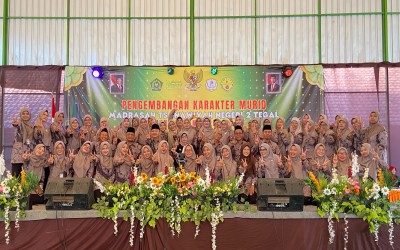 MTs Negeri 2 Tegal Lepas 464 Murid Kelas IX dengan Bekal Karakter dan Integritas