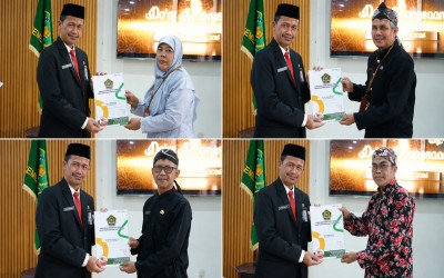 Empat Guru MTs Negeri 2 Tegal Terima SK Kenaikan Pangkat