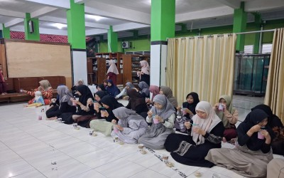 Hangatnya Kebersamaan, Boarding MTs Negeri 2 Tegal Gelar Buka Bersama